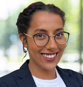 Fayrouz BOUARKAT, Co-fondatrice de Sportacus (fabrication de bioplastique), Alumni lauréat Science Factor – cheffe de l’équipe DentriX.